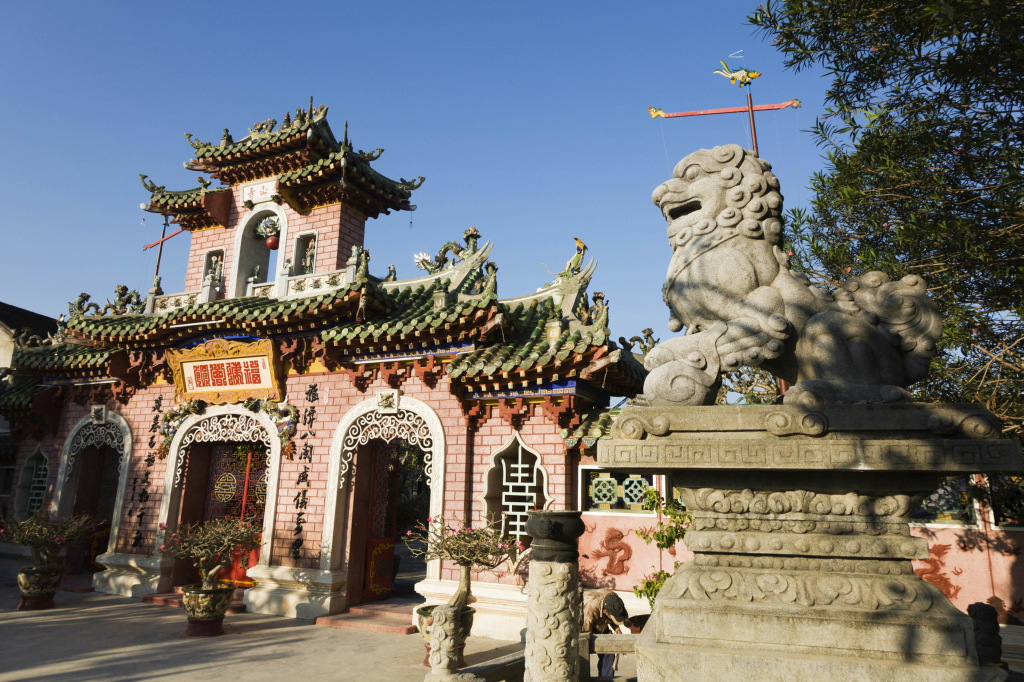 Fujian Assembly Hall - A cultural treasure after dark