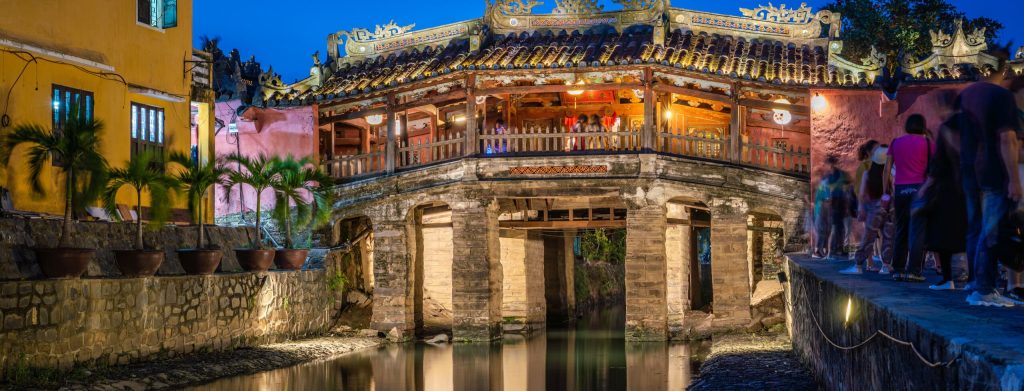 Chua Cau Japanese Covered Bridge - An icon of unique architecture in Hoi An