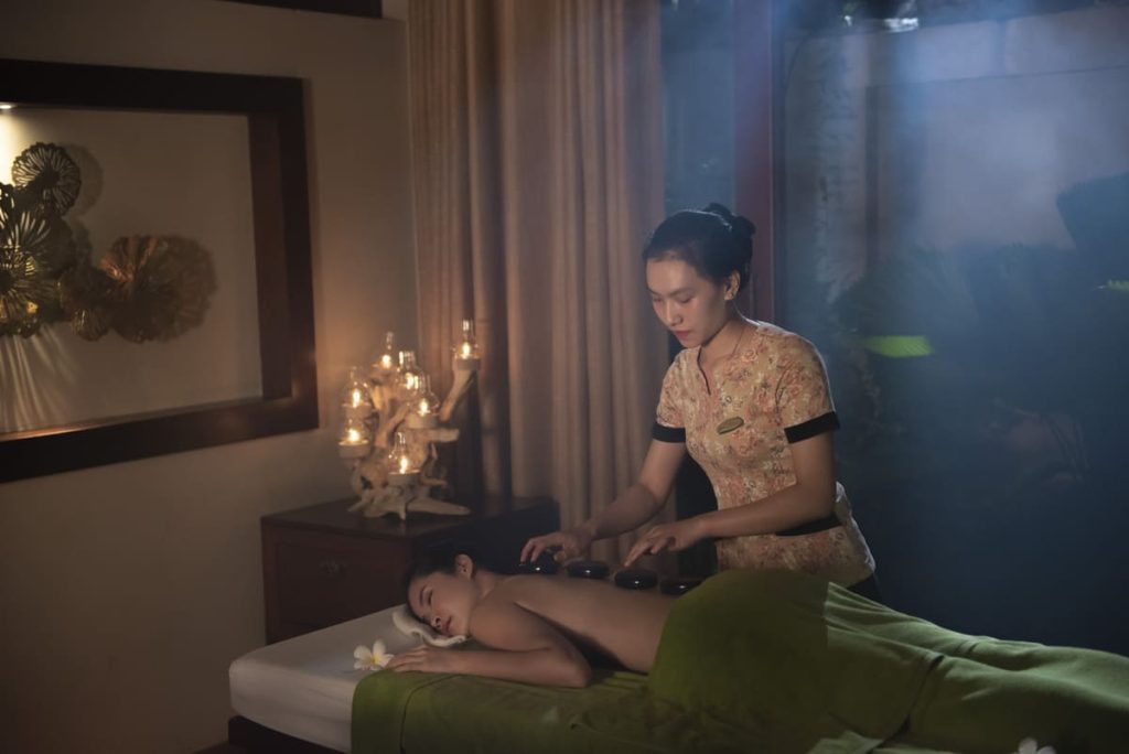 Hot Stone Therapy deep treatment, comprehensive restoration at Lotus Spa - Silk Sense