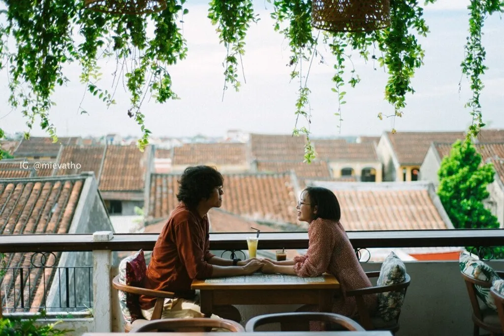 92 Station – Rooftop Coffee Shop With Night Views of Hoi An